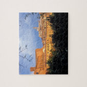 イタリアのシエナのトスカ村。 ジグソーパズル (縦)