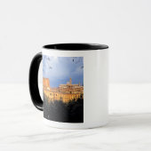 イタリアのシエーナにあるトスカーナ地方の村 マグカップ (正面左)