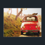 イタリアのフィアット500 ポストカード<br><div class="desc">秋の朝のイタリア南部のフィアット500、チクセント。</div>