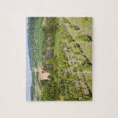 イタリアのボローニャ、Chiesaへのブドウ園を通した眺め ジグソーパズル (縦)