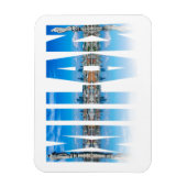 イタリアのミラノのスカイラインから成るミラノラベル マグネット (縦)