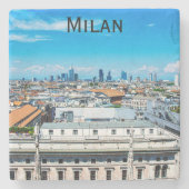 イタリアのミラノのスカイライン ストーンコースター (正面)
