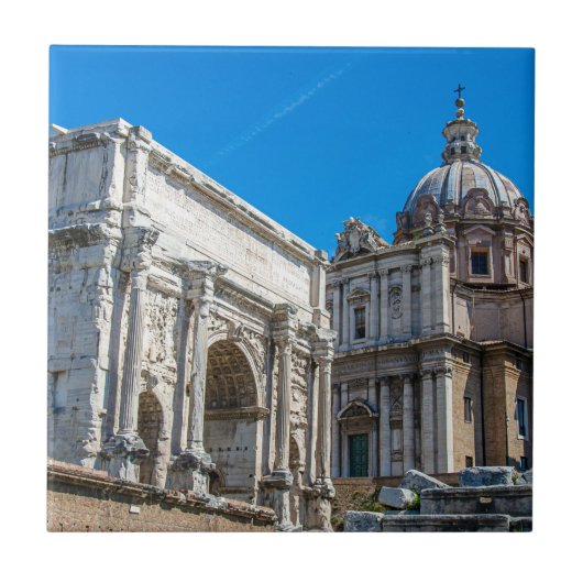 イタリアのローマにあるローマのフォーラム遺跡 タイル (正面)
