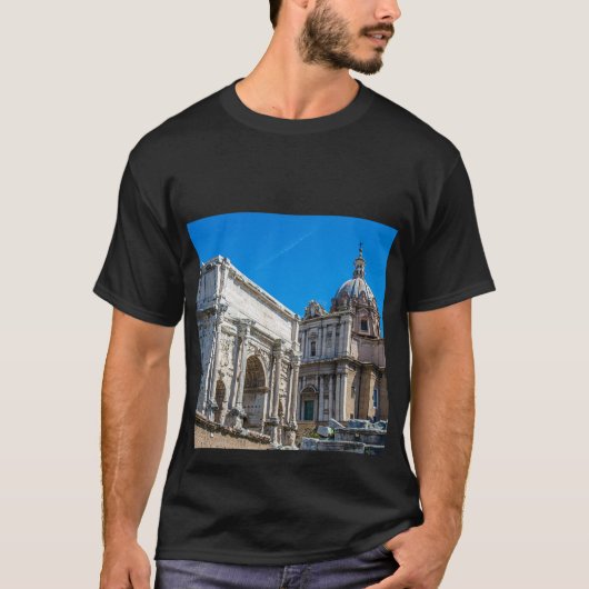 イタリアのローマにあるローマのフォーラム遺跡 Tシャツ (正面)