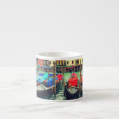 イタリアのヴェネツィア、グランド運河のゴンドラ。レトロ エスプレッソカップ (正面)