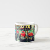 イタリアのヴェネツィア、グランド運河のゴンドラ。レトロ エスプレッソカップ (正面右)