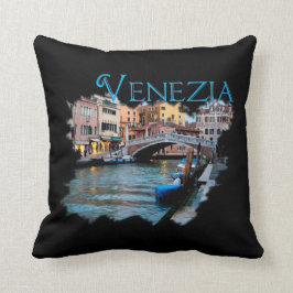 イタリアのヴェネツィア：運河に沿って クッション