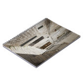 イタリアの細道で乾燥するためにつるす洗濯 ノートブック (左側)