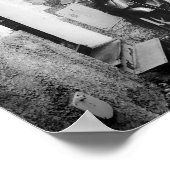 イタリアの通りで白黒のスクーター ポスター (角)