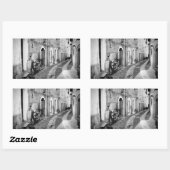 イタリアの通りで白黒のスクーター 長方形シール (シート)