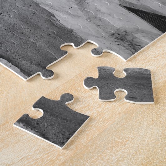 イタリアの通りで黒と白の古い車 ジグソーパズル (側面)