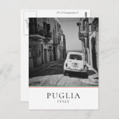 イタリアの通りで黒と白の古い車 ポストカード (正面/裏面)