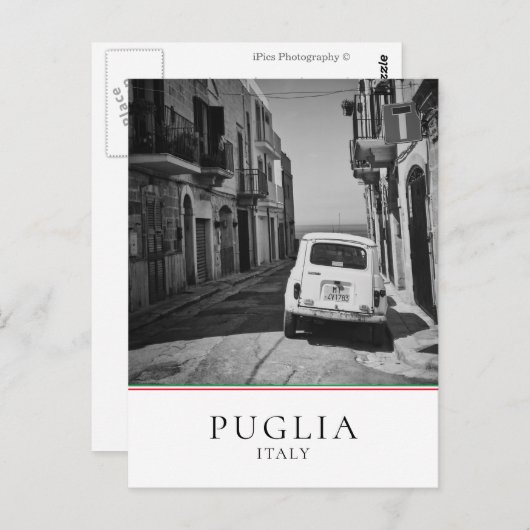 イタリアの通りで黒と白の古い車 ポストカード (正面/裏面)