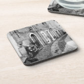 イタリアの通りのスクーター コースター (左側)