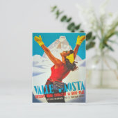 イタリアのAosta Valleyで幸せな女性。ヴィンテージ旅行 ポストカード (スタンド正面)