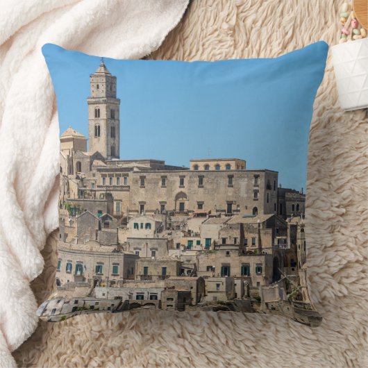 イタリアのSassiのディディミアムのマテラ都市 クッション (ブランケット)