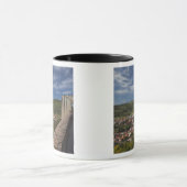 イタリアサルディニアボサカステロからの町の眺め マグカップ (中央)