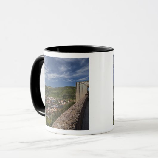 イタリアサルディニアボサカステロからの町の眺め マグカップ (正面左)