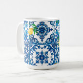 イタリアンスタイル地中海の，モザイク，ブルー，レモン， コーヒーマグカップ (正面左)