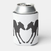 イタリアンGreyhoundsよくはしゃぐ IG 缶クーラー (缶裏面)