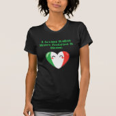 イタリア人の愛情あふれる母の抱擁が家であるデザイン Tシャツ (正面)