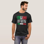 イタリア人はイタリア・イタリアより良くそれをする Tシャツ (正面フル)