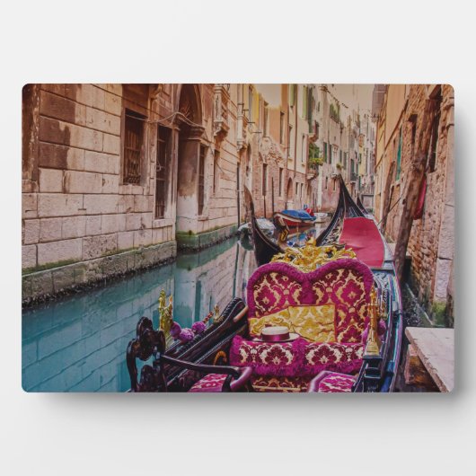 イタリア伝統的のヴェネツィアのゴンドラ付き運河 フォトプラーク (正面)