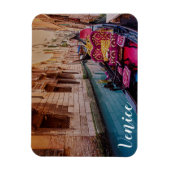 イタリア伝統的のヴェネツィアのゴンドラ付き運河 マグネット (縦)