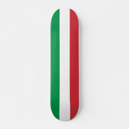 イタリア国旗を掲げたスケートボード スケートボード