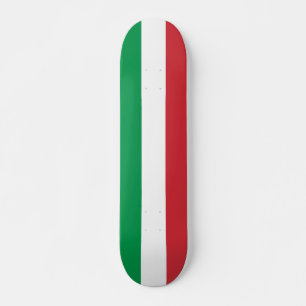 イタリア国旗を掲げたスケートボード スケートボード