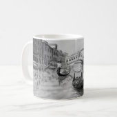 イタリア旅行 – ヴェネツィア黒白のお土産 コーヒーマグカップ (正面左)