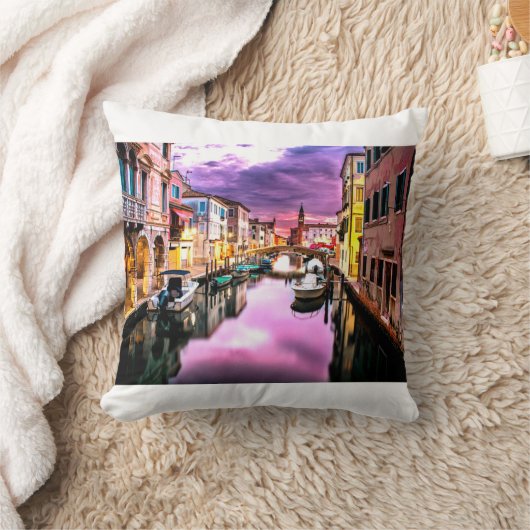 イタリア装飾用クッション。 クッション (ブランケット)