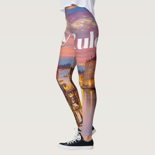 イタリア規則、完璧な女性のためのレギンス レギンス (左)