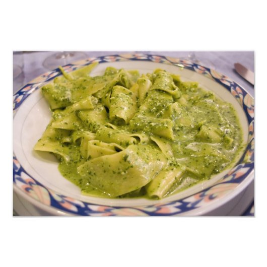 イタリア、カモーリ。ペストソースのパスタ フォトプリント            (正面)
