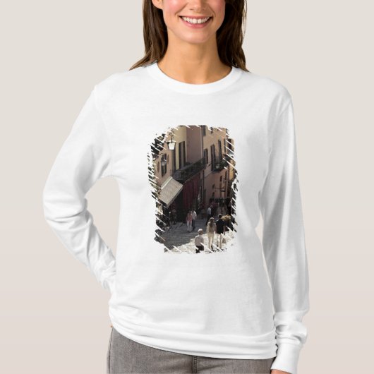 イタリア, コモ県, ベラージオ. サリータ2 Tシャツ (正面)