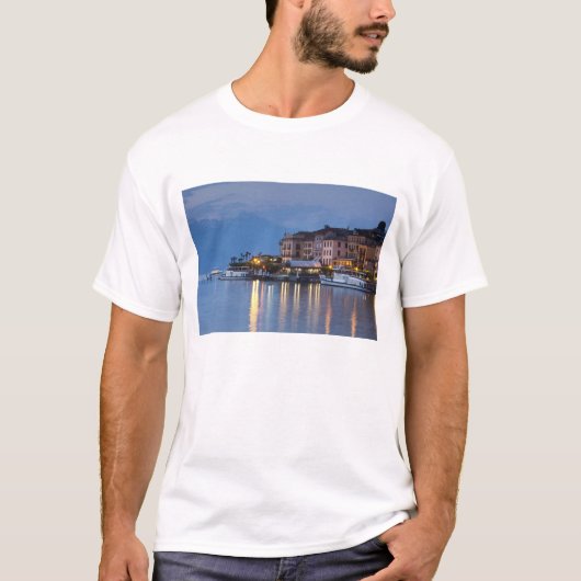 イタリア コモ県 ベラージオ 町並み Tシャツ (正面)