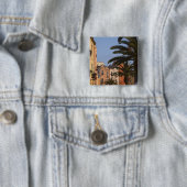 イタリア、サルディニア、カグリアリ。建物と手のひら 缶バッジ (インサイチュ)