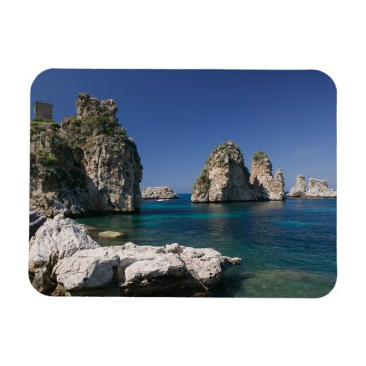 イタリア, シチリア島, スコペッロ, トンナーラ近くの岩 マグネット (横)