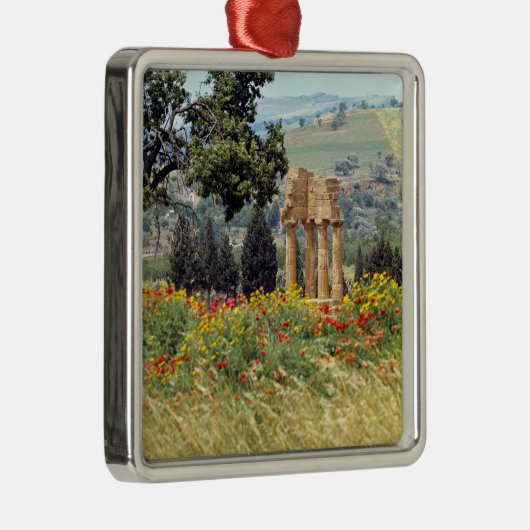 イタリア、シチリア、アグリジェント。廃墟は メタルオーナメント (右)