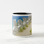 イタリア、シチリア、セファル、クリフサイドウォークウェイ、ラ ツートーンマグカップ (中央)