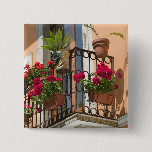 イタリア、シチリア、タオルミナ：コルソ·アンベルト1 缶バッジ (正面)