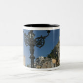 イタリア、シチリア、タオルミナ：サン·ピアッツァ·iXアプリレ ツートーンマグカップ (中央)