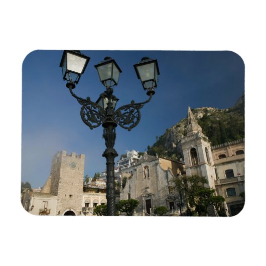 イタリア，シチリア， TAORMINA: Piazza iX Aprile, San マグネット (横)