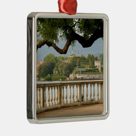 イタリア、ストレサ、マグジョア湖、イソラベラ メタルオーナメント (右)