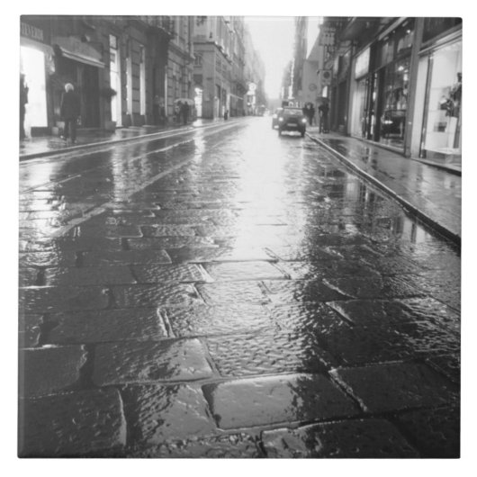 イタリア トゥリン、雨の日の夜の通り タイル (正面)