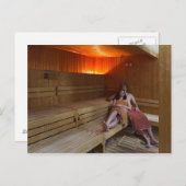 イタリア、トスカーナ、若いカップルリラックスはサウナに住んでいる ポストカード (正面/裏面)