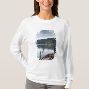 イタリア ノヴァーラ県 オルタ・サン・ジューリオ イゾラ Tシャツ