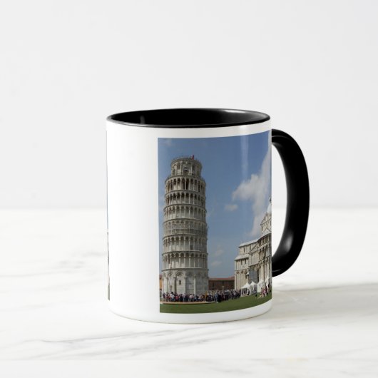 イタリア、ピサ。ピサの斜塔と マグカップ (正面右)
