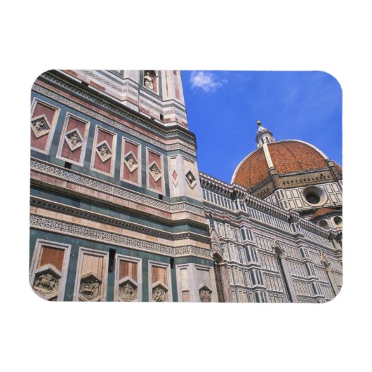 イタリア、フィレンツェの有名なドゥオモ教会のクローズアップ マグネット (横)