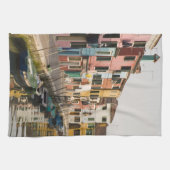 イタリア、ブラノ。列カラフルの家 キッチンタオル (横)